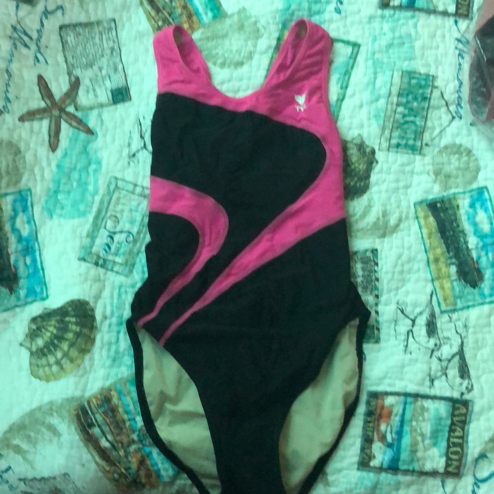 black and pink roxy bathing suit